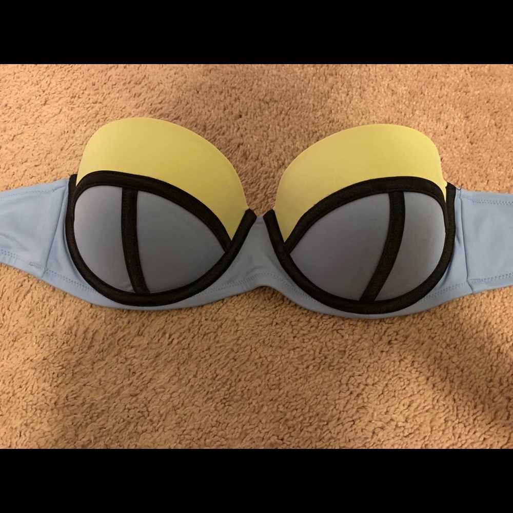 Victoria’s Secret bikini top